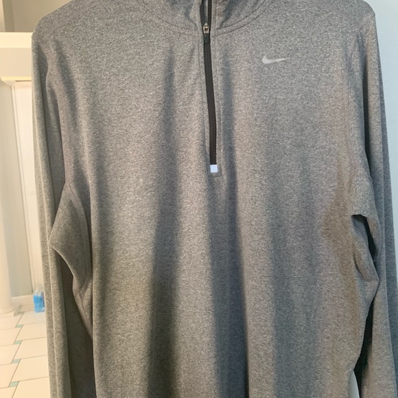 Nike dri-fit half zip up - Picture 2 of 4